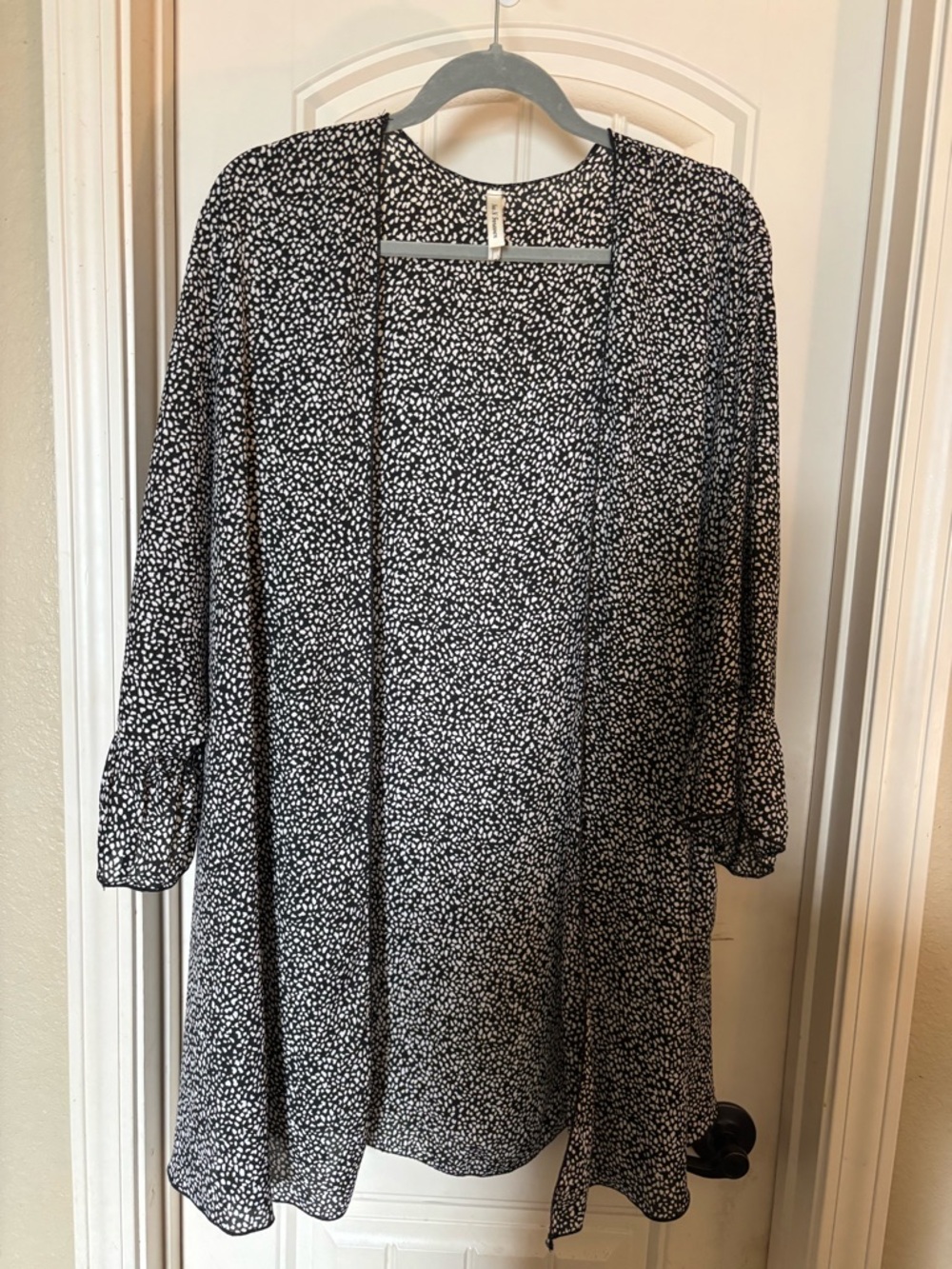 Lightweight Black & White Printed Open-Front Blouse Cardigan